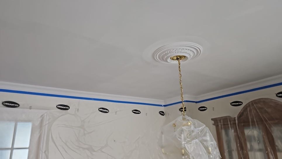 Smooth finished ceiling after skim coat